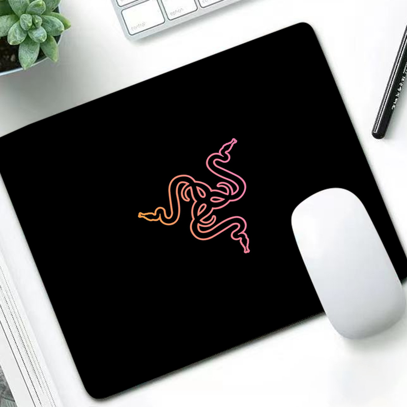 Laptop Accessories For Gaming - แผ่นรองเมาส์เรเซอร์สุดหรู ลายอนิเมะ สำหรับเกมเมอร์ แผ่นรองโต๊ะสำหรับเล่นเกมพีซี ตู้เกมมิ่ง แล็ปท็อป